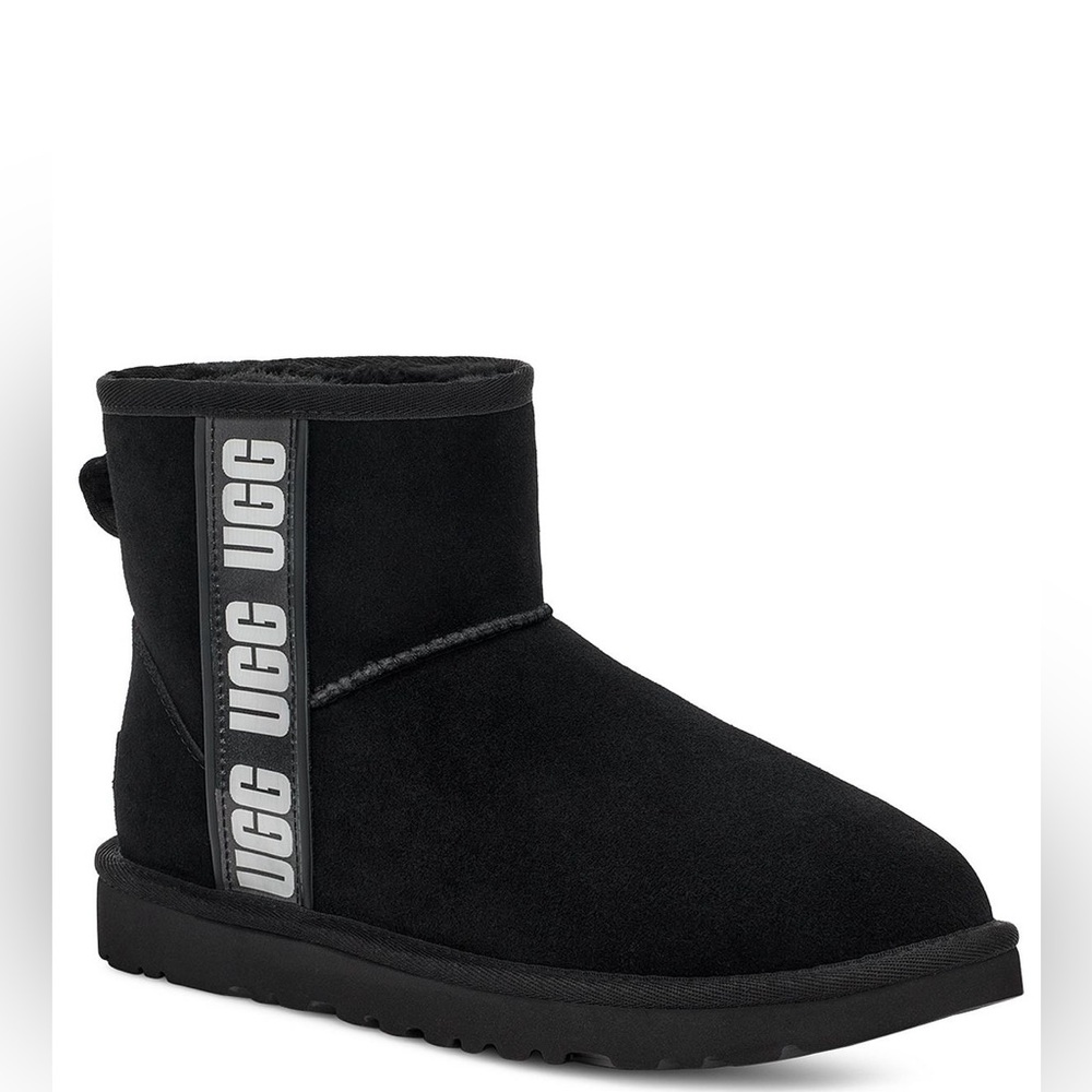UGG Black Suede Ankle Boots Size 7 Usa Perfecto condition , trending boots